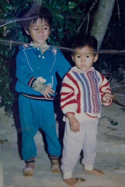 Top Model Hoàng Thùy lộ ảnh thơ bé 'xấu xí'