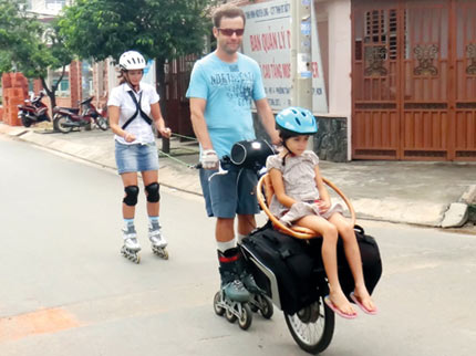 Lạ lùng xe một bánh chạy 40km/1h