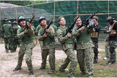 Giới trẻ Hà Nội nô nức xung trận Paintball