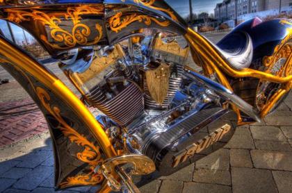 Ngắm xe chooper dát vàng của tỷ phú Donald Trump