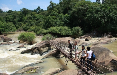 Thác Mai kỳ ảo