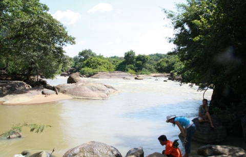 Thác Mai kỳ ảo