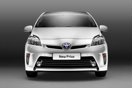 Toyota Prius V 2012 là mẫu xe gia đình tốt nhất năm 2012.