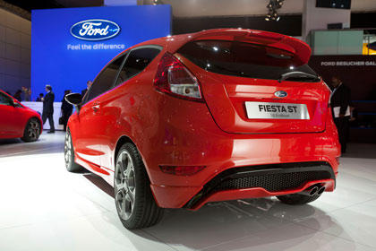 Hàng “hot” Ford Fiesta chuẩn bị thêm phiên bản mới