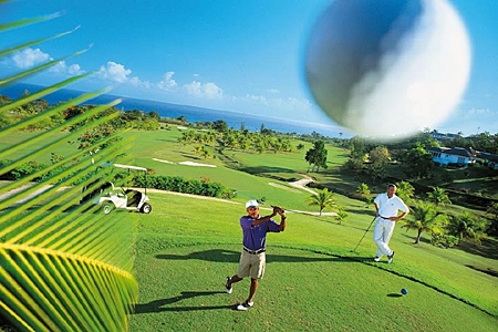  Hòn đảo này tự hào có 12 sân golf với cơ sở vật chất đáp ứng cho tất cả các cấp độ và thị hiếu.