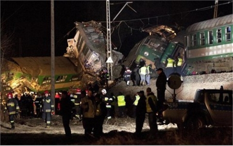 Tai nạn tàu hỏa kinh hoàng ở Ba Lan