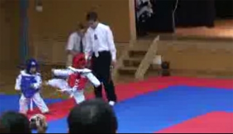 Clip vui Trận đấu taekwondo cực dễ thương 