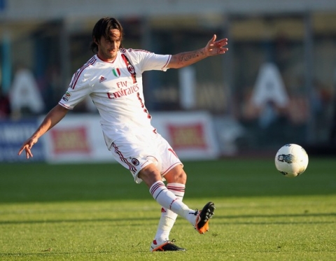 CATANIA, ITALY - MARCH 31:  Alberto Aquilani of Milan in action during the Serie A match between Catania Calcio and AC Milan at Stadio Angelo Massimino on March 31, 2012 in Catania, Italy.