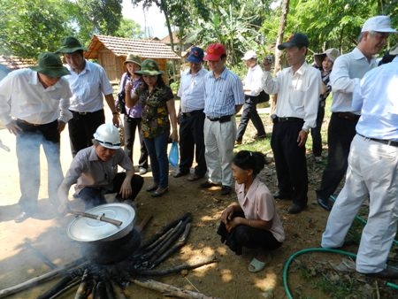 Chùm ảnh: Hoang vắng làng 'bệnh lạ' Quảng Ngãi