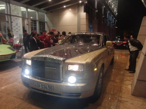 Như các vùng nổi tiếng chơi xe khác, Đà Nẵng không thể không có Rolls-Royce Phantom, một biểu tượng quyền quý nhất về xe hơi.