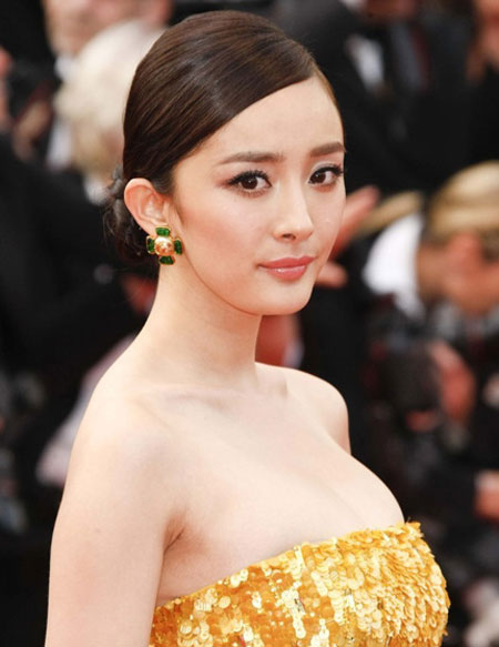 Cannes 2012: Mỹ nhân nóng bỏng và siêu xe dát vàng