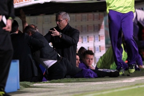 FLORENCE, ITALY - MAY 02: Fiorentina head coach Delio Rossi fighting with Adem Ljaljic of ACF Fiorentina during the Serie A match between ACF Fiorentina and Novara Calcio at Stadio Artemio Franchi on May 2, 2012 in Florence, Italy.