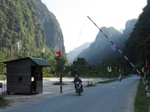 Trạm kiểm lâm Trộ Mơợng, nơi ông Quế canh giữ được cho là đã để lọt 100 gùi gỗ huê của H. “mía”