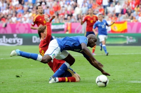 GDANSK, POLAND - JUNE 10: Sergio Ramos of Spain clashes with  Mario Balotelli of Italy during the UEFA EURO 2012 group C match between Spain and Italy at The Municipal Stadium on June 10, 2012 in Gdansk, Poland.