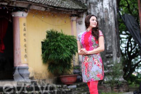 Lý Nhã Kỳ 'hút mắt' với áo dài cách tân - 17