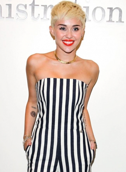 20140114-1036-miley-cyrus-ghet-bi-goi-la-nguoi-dong-tinh-xau-xi-1