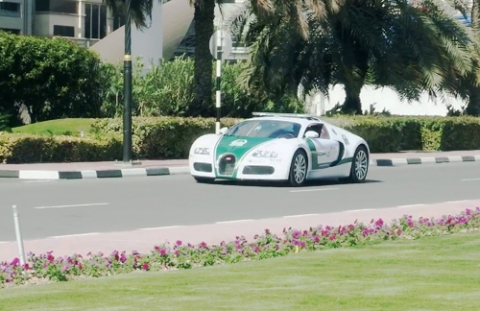 canh-sat-dubai-bugatti-veyron-08