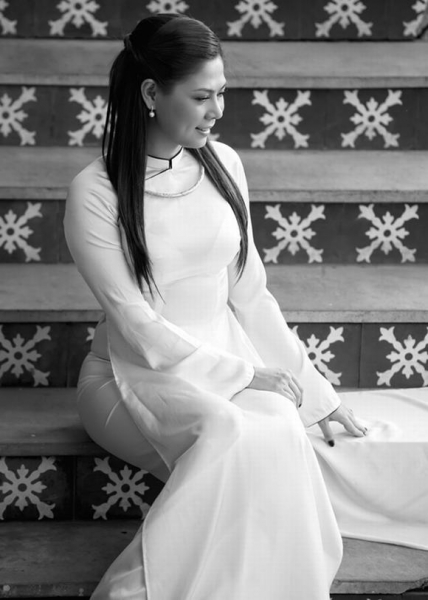 ca-si-dien-ao-dai10