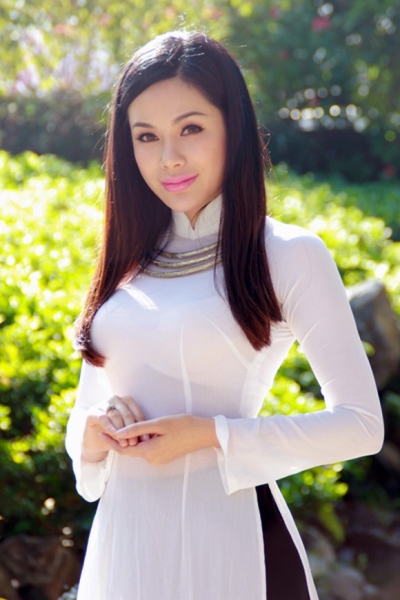 thu-thao-lam-dai-su-ao-dai5