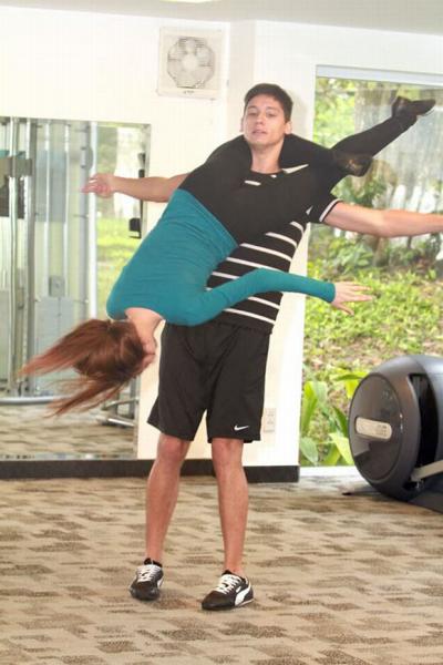 my-nhan-viet-miet-mai-tren-san-tap-buoc-nhay-hoan-vu11