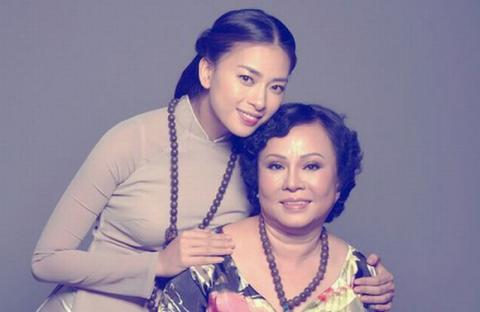 nhung-cai-om-tinh-cam-cua-me-con-my-nhan-viet8