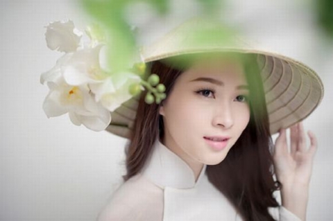 hoa-hau-thu-thao-rang-ro-ao-dai8