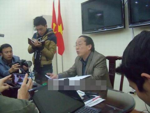 em-trai-cat-chan-chi2