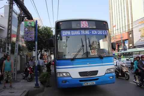 om-xac-nguoi-than-bi-tai-nan-giao-thong-2