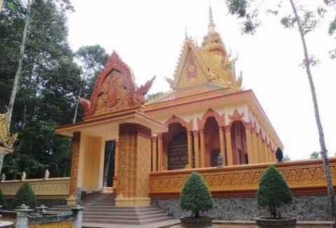 chua-cua-dai-gia-tram-be13