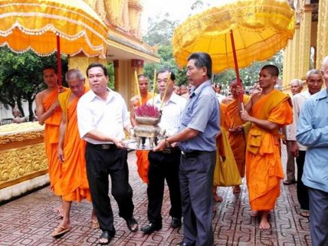 chua-cua-dai-gia-tram-be2