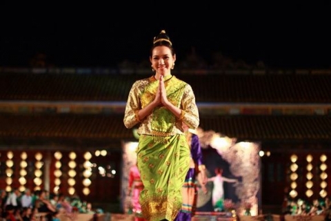 trang-phuc-truyen-thong-festival-hue11