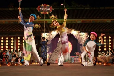 trang-phuc-truyen-thong-festival-hue15