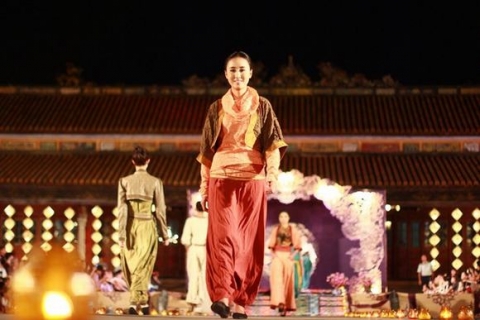 trang-phuc-truyen-thong-festival-hue2