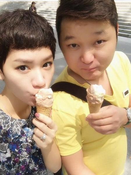 lo-thiep-cuoi-cua-tra-my-idol-cung-ban-trai-dai-gia2