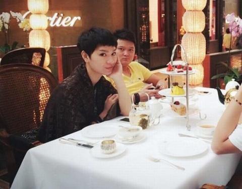 lo-thiep-cuoi-cua-tra-my-idol-cung-ban-trai-dai-gia4