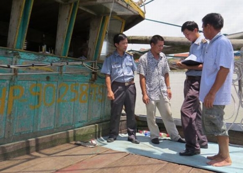 tau-ca-hai-phong-bi-dam-1