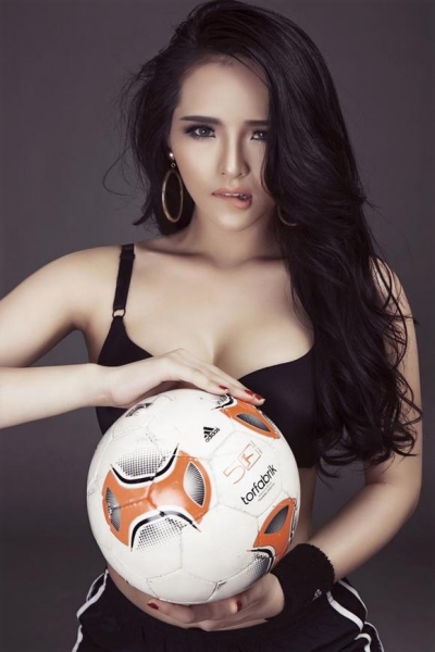 hotgirl-viet-coi-ao-co-vu-world-cup-10