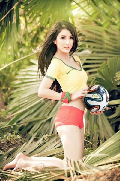 hotgirl-viet-coi-ao-co-vu-world-cup-9