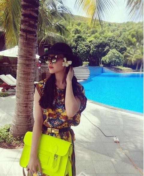 thoi-trang-khoe-chan-cua-sao-viet-5