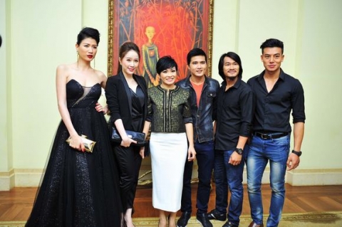 truong-ngoc-anh-mua-vay-ung-ho-tu-thien-2