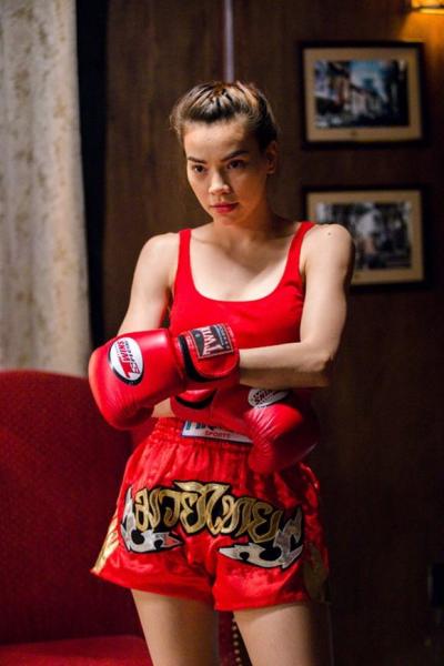 my-nhan-viet-goi-cam-tren-san-boxing-0