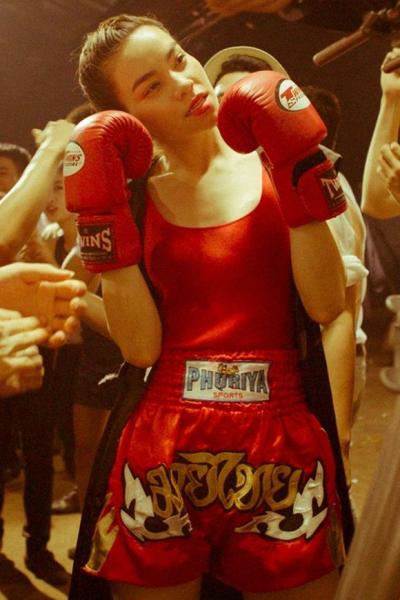 my-nhan-viet-goi-cam-tren-san-boxing-1