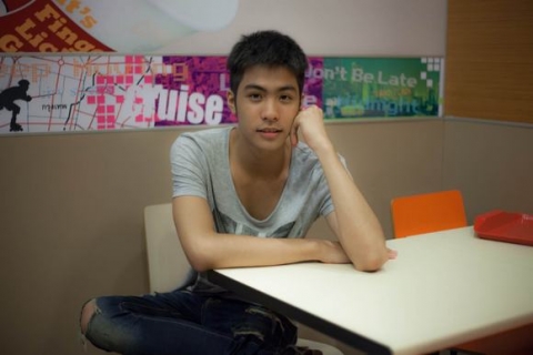 trinh-tu-trung-va-hot-boy-thai-lan-8