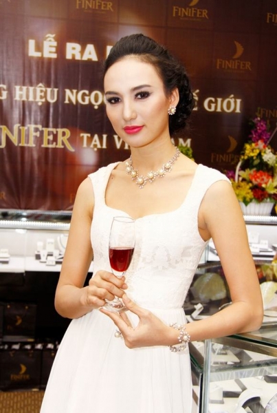 mix-trang-suc-sang-chanh-nhu-my-nhan-viet-12