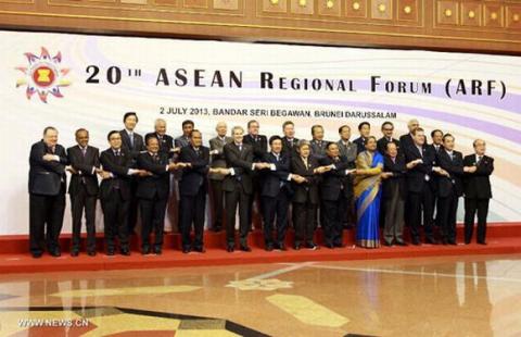 tq-dang-chiu-suc-ep-khung-khiep-cua-my-2