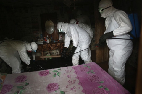 khu-trung-dich-ebola