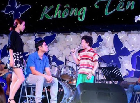 giong-hat-viet-nhi-liveshow-2-ho-hoai-anh-lam-truong-chay-nuoc-rut-cung-tro-cung1