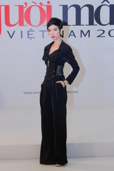 vietnam-next-top-model-2014-nam-trung-vang-mat-vong-hinh-the2