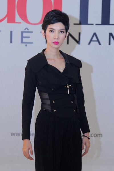 vietnam-next-top-model-2014-nam-trung-vang-mat-vong-hinh-the4