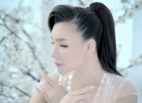 mv-cua-ho-quynh-huong1